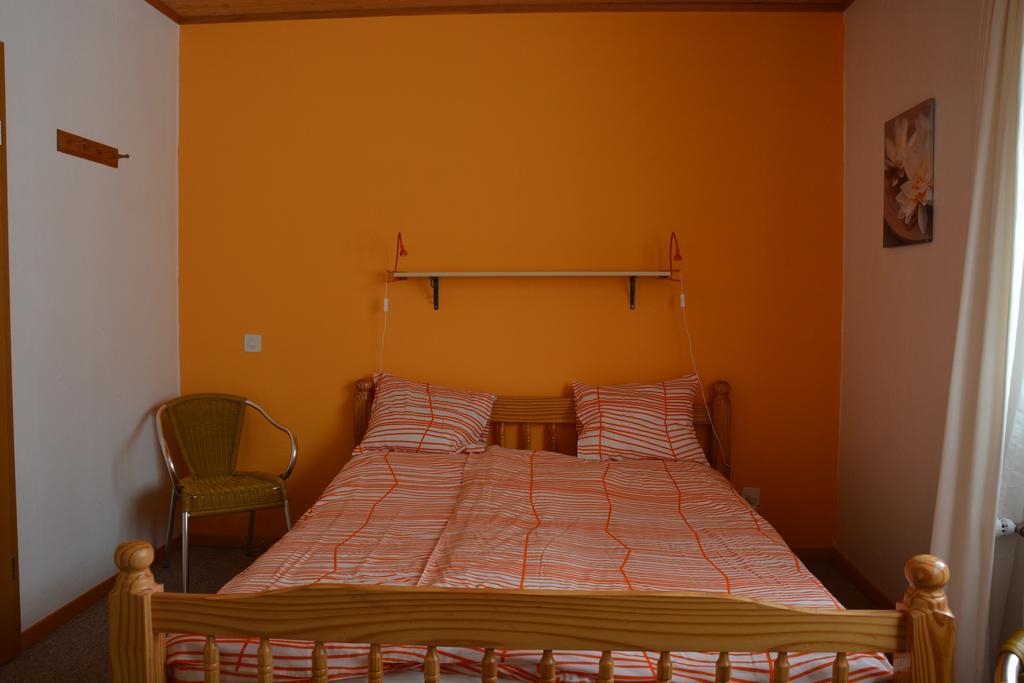 Hotel Restaurant Walliser Sonne Reckingen Δωμάτιο φωτογραφία